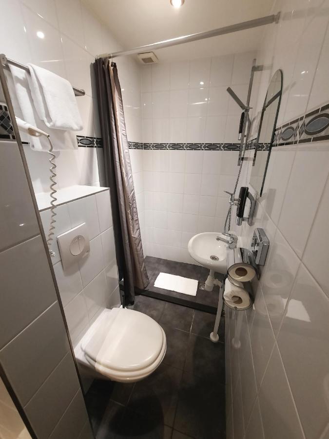 Single Room,1068258775:JPEG