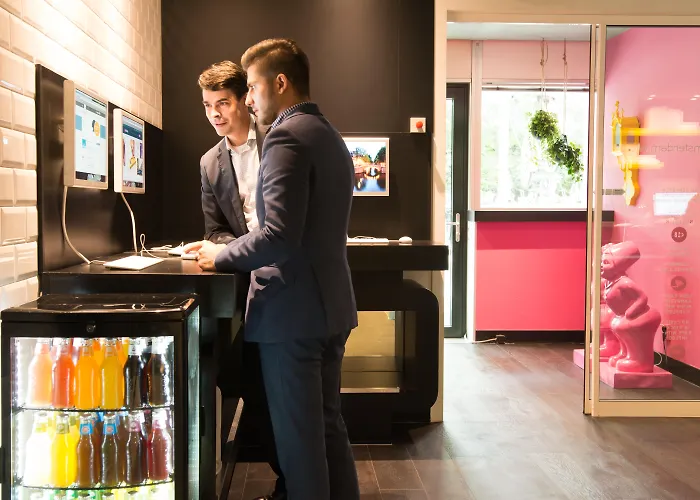 Qbic Hotel WTC Amsterdam